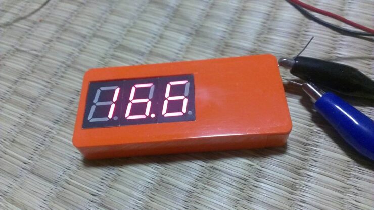 ATtiny2313を使った電圧計